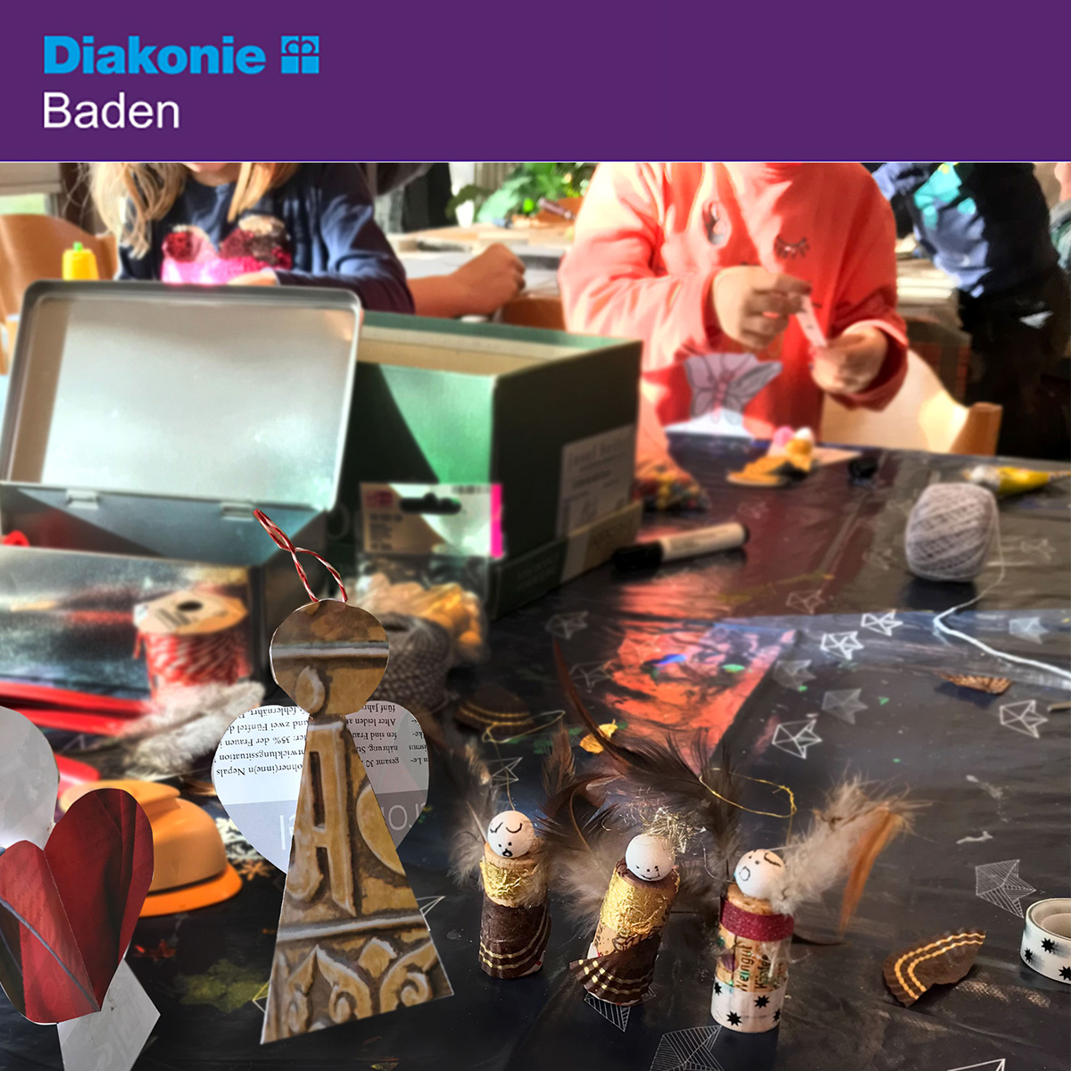 "Weihnachten weltweit": Bastelaktion von Brot für die Welt Baden in Freiburg. 
Ca. 50 Kinder bastelten beim Kindertag in der Matthäusgemeinde ihre Weihnachtsgeschenke. Zum Beispiel nachhaltige Engel aus Recycling-Materialien. 
Unsere #Bildungsangebote: 
diakonie-baden.de/verband/spende…