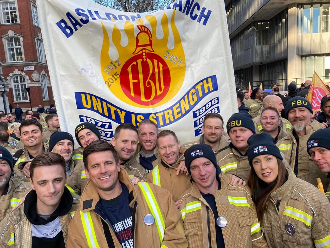 Amazing turnout from <a href="/EssexFBU/">Essex FBU</a> members at yesterdays rally. #Firefighters #Control #FairPayOrFireStike