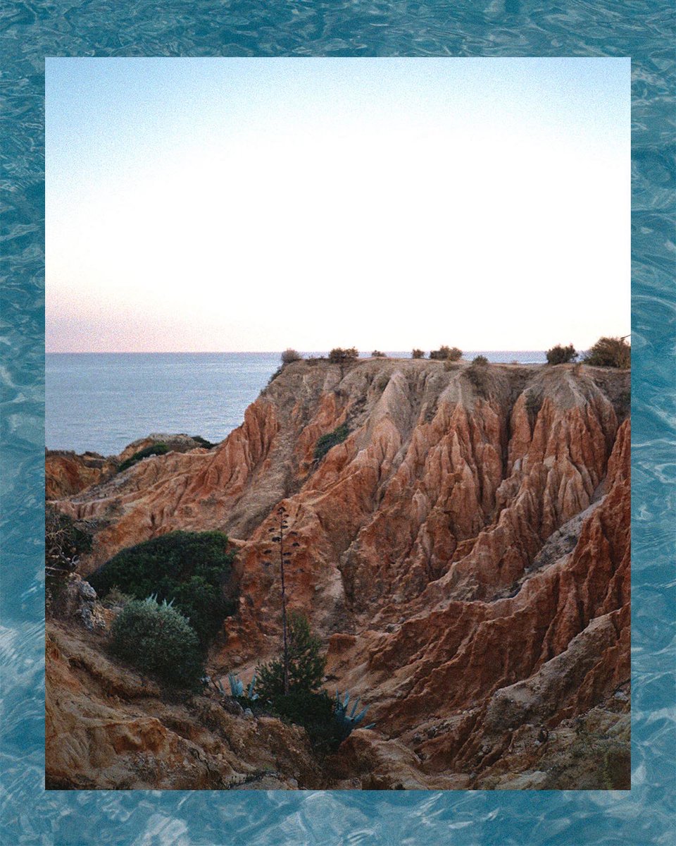 Loculuss's tweet photo. Bleue Azur, Série 2 Road Trip https://t.co/VfYNLPejyW