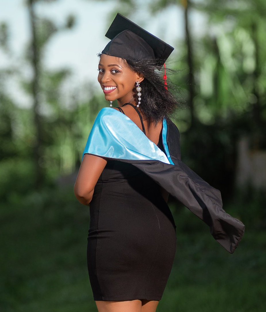 Congs to our very own Arinda.🎓 Webale kusoma. #KyU18thGrad