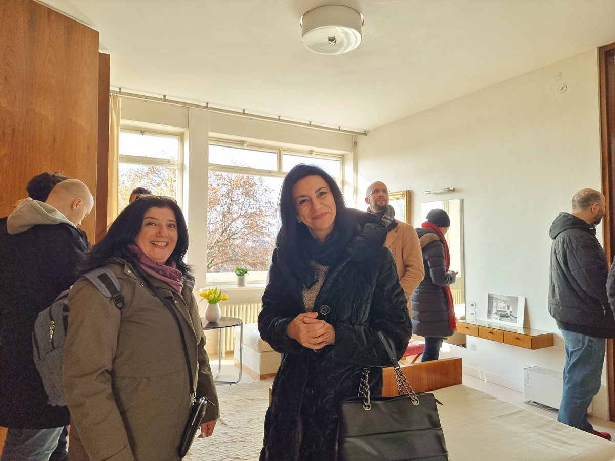 SIM_Station's tweet photo. #SIMStation on #CompanyTrip 😍

👉𝗣𝗮𝗿𝘁 𝟭: Villa Tugendhat in #Brno. 
A wonderful excursion to a monument of modern architecture that brought us all a little closer together as a team 🙂
#TeamBuilding #CorporateCulture https://t.co/9XtqkuSiHn