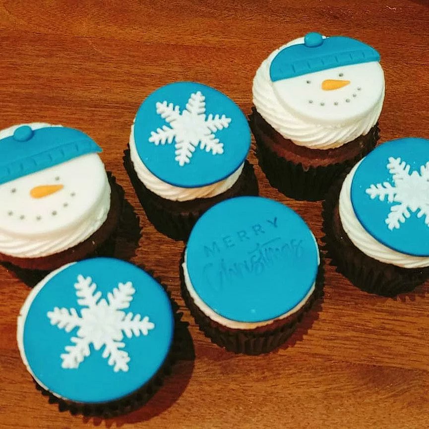 bibisbakery's tweet photo. 🎄 Our festive cupcake boxes have been added to our website so you can now order them! 🌟 https://t.co/FYG97mHGuK
#bibisbakery #edinburgh #edinburghchristmas https://t.co/e9s6fZcxtg