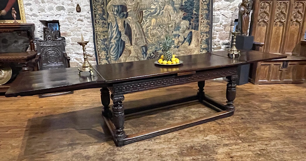 jackie_simonini's tweet photo. A fine and rare elizabethan oak drawleaf table. English circa 1570.
https://t.co/iYPoaUwCEy
#drawleaftable #oaktable #antiqueoakfurniture #ineriordesign #decor #homedecor #design https://t.co/UZCyrU7316