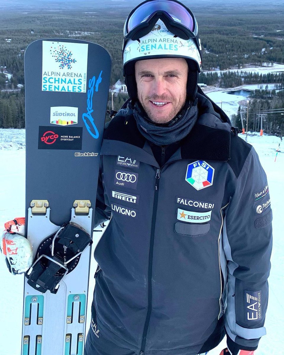 A Winterberg inizia la stagione di Coppa del mondo di snowboard parallelo! Ai nastri di partenza c’è anche Roland Fischnaller, 42 anni compiuti a settembre. 😍🏂 #ItaliaTeam | @Fisiofficial