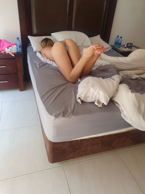 Happy hump day✌🏻🍑 Rt if you would spank me!😜 @Assman3pt0 @xAssAttackx @JZ_Shouts @RyanMC844 @tushies4otter1<a class="tags" href="/tag/assman3pt0">@assman3pt0</a>