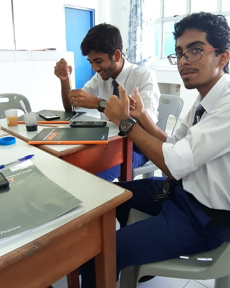 CHSE_HighSchool's tweet photo. #Biology #practicals this week
Investigating Vitamin C concentration in fruit juices
#vitaminC #ascorbicacid #antioxidants #corepractical #fruitjuice
#Handsonexperience
#learnbydoing
#stimulatethinking
#enjoylearningscience
@MoEdumv @aisthly https://t.co/J1k3Wl9lLV