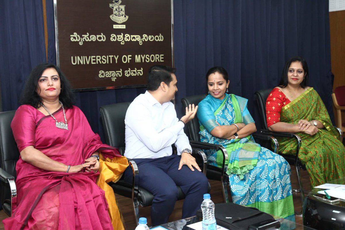 uom_icd's tweet photo. ಮೈಸೂರು ವಿವಿ, ವಿಜ್ಞಾನ ಭವನದಲ್ಲಿ ನಡೆದ ಈ ಕಾರ್ಯಾಗಾರದಲ್ಲಿ ಮುಖ್ಯ ಅತಿಥಿ ಪ್ರಸೂನ್ ಸೇನ್, ಯುನಿಸೆಫ್, ತೆಲಂಗಾಣ, ಸಂಪನ್ಮೂಲ ವ್ಯಕ್ತಿಗಳಾದ ಪ್ರೊ.ಎಂ.ಎಸ್.ಸಪ್ನಾ, ಕೆ.ಹೆಚ್. ಪ್ರಸಾದ್, ಡಾ. ಶ್ವೇತಾ ಆದರ್ಶ್, ಡಾ. ರಾಕೇಶ್ ಸಿ. ಹಾಗೂ ಇತರರು ಹಾಜರಿದ್ದರು. https://t.co/XF9ZFOnFSj
