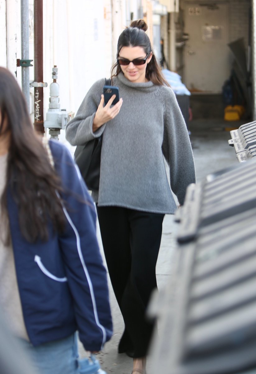 Kendall Jenner Media tweet media