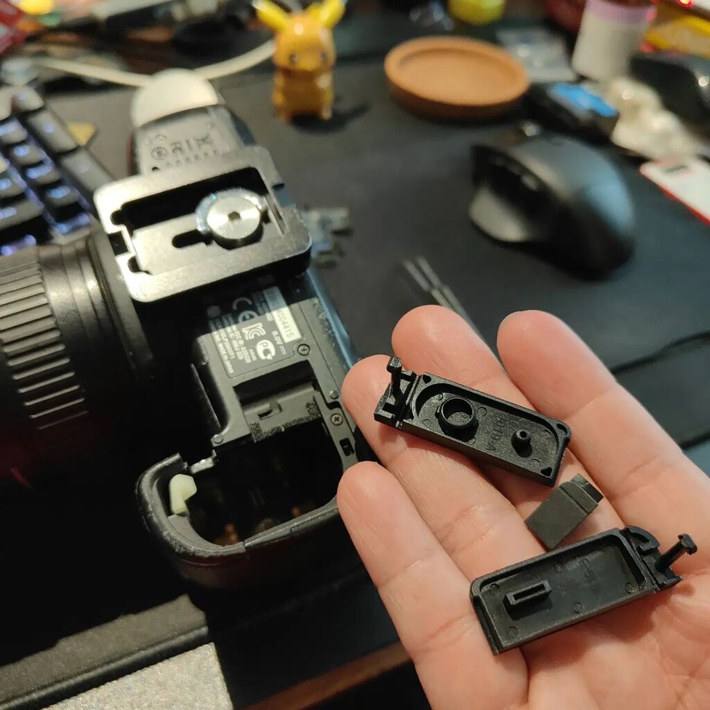 Want to replace these rubber flaps.... How dafaq I'm supposed to get these in....