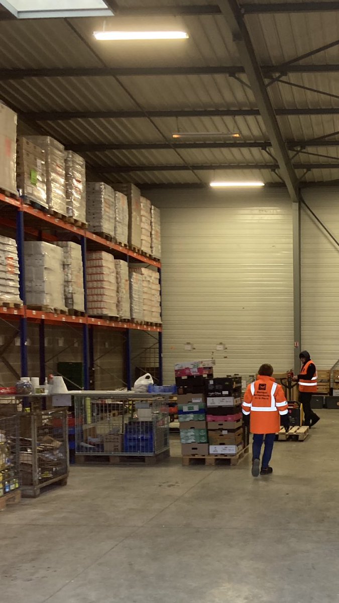 Vivescia's tweet photo. [#Solidarité] La chaine humaine et locale de solidarité VIVESCIA au service des @BanquesAlim se poursuit. Dans le cadre de notre opération don de blé, les premières livraisons de farine #Francine ont eu lieu hier par VIVESCIA Transport à la @BanqueAlim51 et à @ArdennesBanque 👏 https://t.co/L7FyHwf9B6