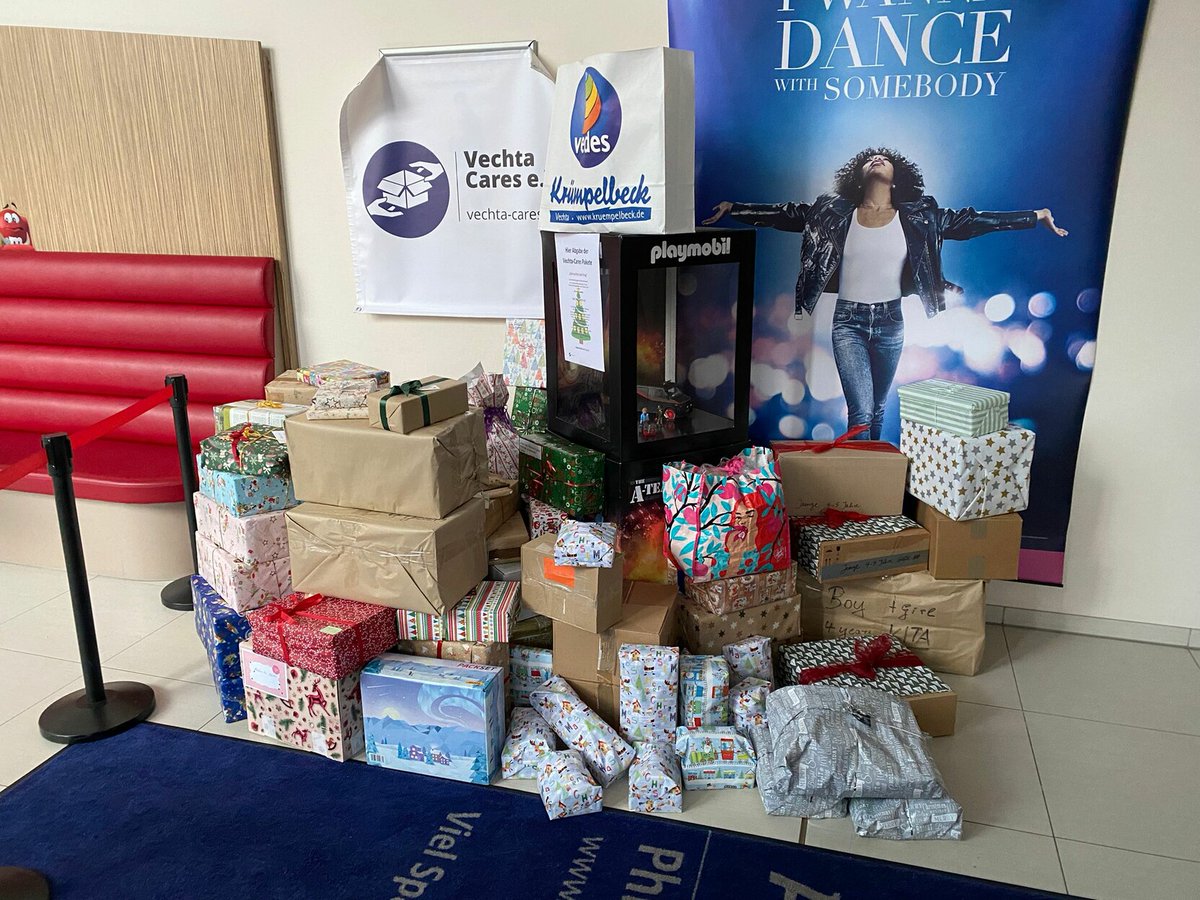 CaresVechta's tweet photo. Ich brauche einen größeres Auto um die ganzen Geschenke zu transportieren. Sehr gut. #xmas #VechtaCares #ukraine https://t.co/jUf2niJGdu