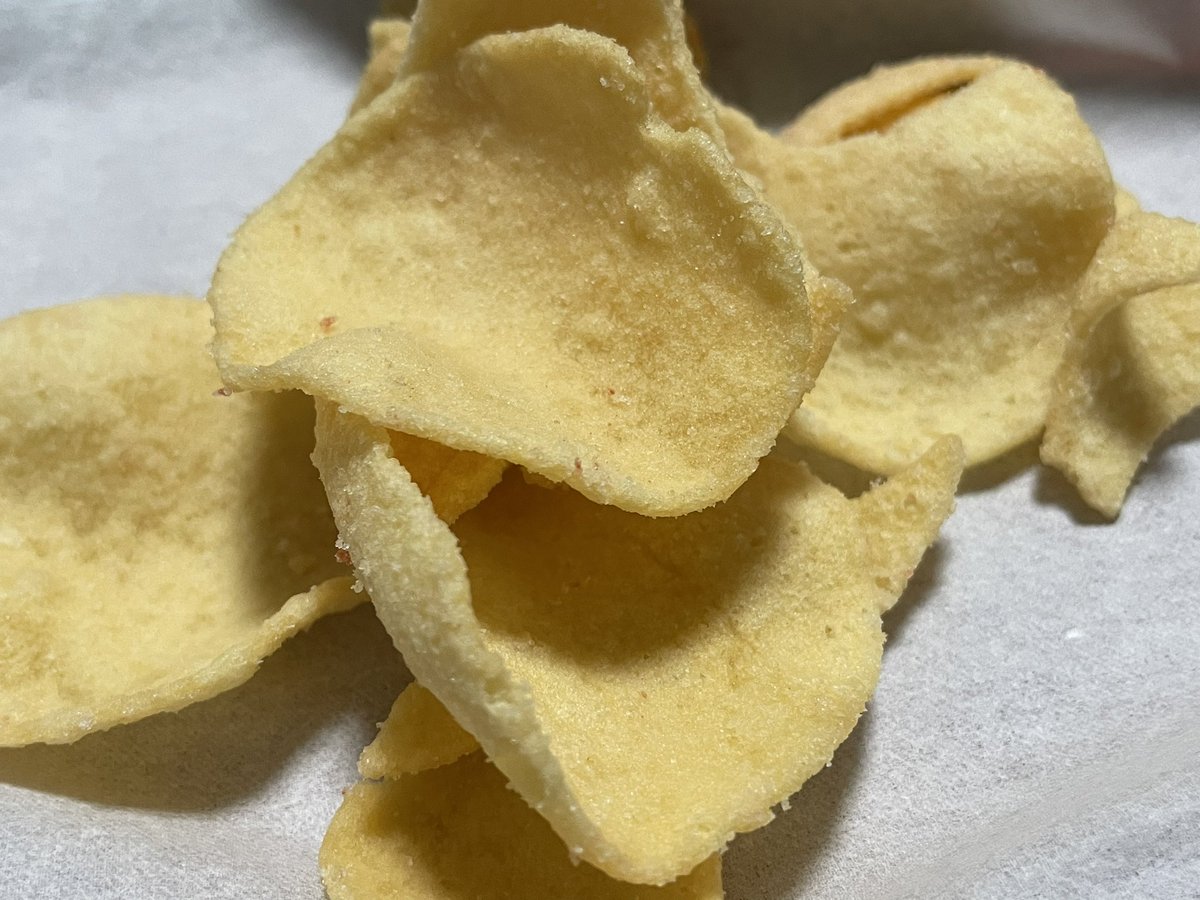 kaooooooooon's tweet photo. ゆっくり一人時間🥰
ピンクちゃんのキーホルダーを開封❤
つやつや🍌✨可愛いねぇ🫶
飲みながらババヘラチップス半分食べたよ!あんまり甘すぎなくて食べやすいかも✨
#PinkThink
#たかむら商店 https://t.co/QBHdg88qOk