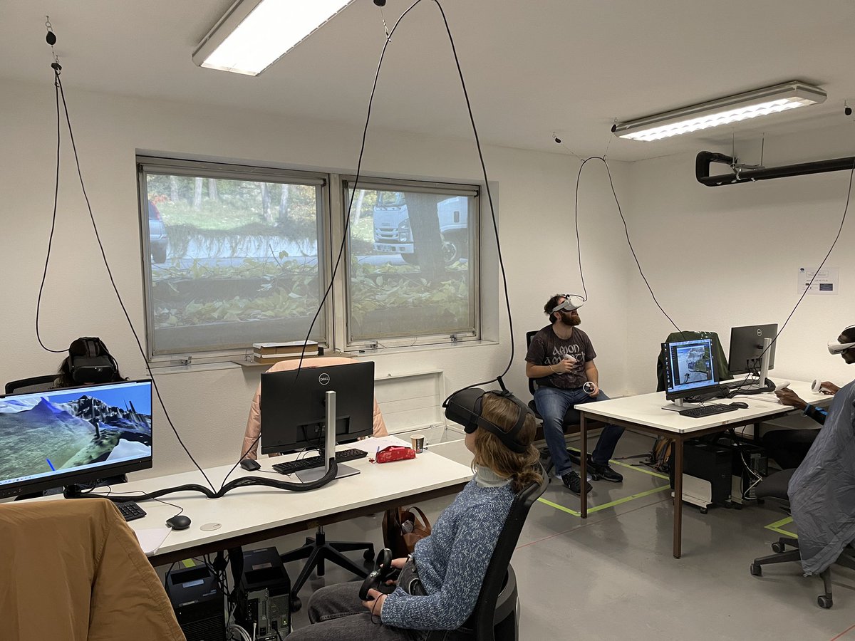 FredeLeclerc's tweet photo. Nos M2 du #master3G étudient les traces des séismes sous-marins en explorant en réalité virtuelle les fonds antillais! grâce aux données de l’ANR Sersurf @escartin, au travail de J. Billant et le logiciel #Minerve, et au soutien de @EURspectrum @ObsCoteAzur @umrGeoazur https://t.co/a8q6qqMpVG