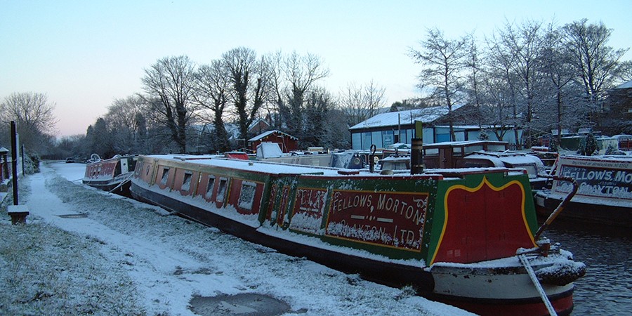 CRTBoating's tweet photo. Ice on the canal, freezing pipes and slippery surfaces - boating in winter is a whole new ball game. Stay safe with these top tips for boating in colder weather. https://t.co/MnGMZ8Ce3w #BoatLife #WinterBoating https://t.co/6aZbuuYFgo