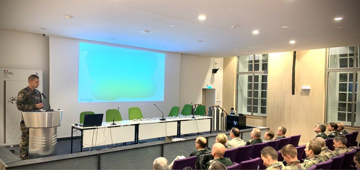 EdgTerre's tweet photo. #Hackasprint : 1 journée de réflexion intense pour simplifier les processus dans l’@armeedeterre : c’est l’exercice auquel se sont livrés les stagiaires aujourd’hui, au profit de la « Task Force Simplification ». Le but : commander au quartier comme on commande en opération. https://t.co/fPW5oVwchn