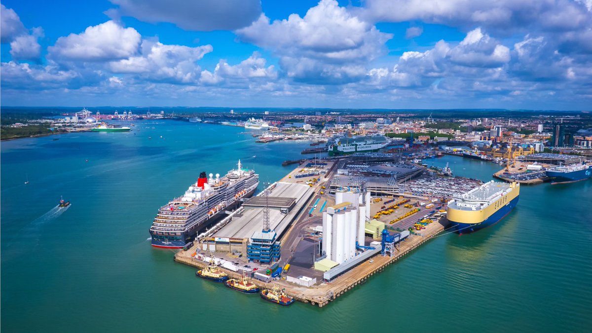 SolentFreeport's tweet photo. We are delighted we are one of the first UK Freeports to be fully approved by Government - a once-in-a-generation opportunity which will ensure local people benefit from job creation and increased prosperity, regenerating our communities https://t.co/bUgyx7L2MU #Solent2050 https://t.co/MaroWJyX4O