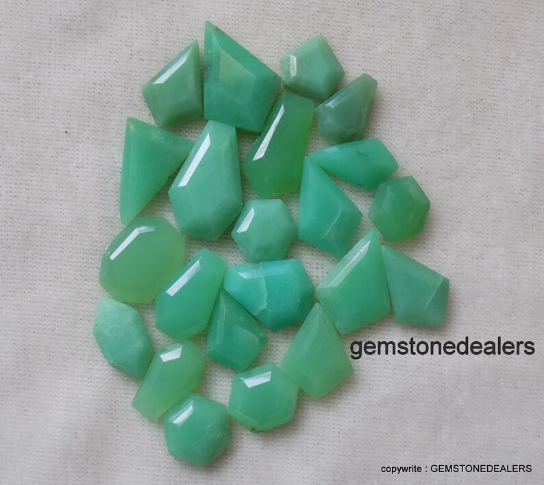 BhalaGaurang's tweet photo. 5pc Natural CHRYSOPRASE Rose cut Polki Genuine Chrysoprase uneven rosecut slice gemstone slice rosecut uneven shape #gemstone #eyts #natural #slice #chrysoprase #rosecut #unevenshape #etsyseller #GEMSTONESLICE #CHRYSOPRASE #ETSY https://t.co/mheLS9pwEg