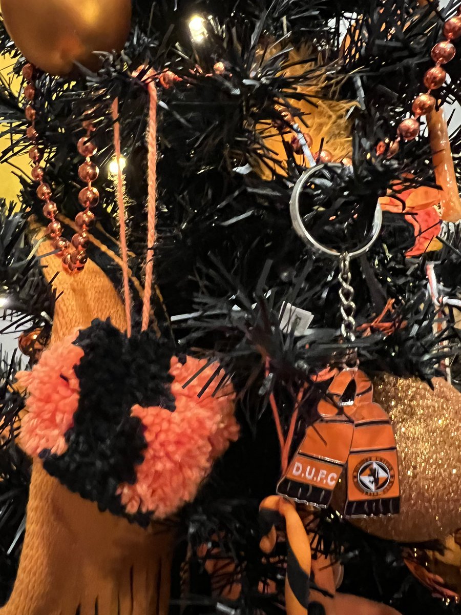 mixudesign's tweet photo. Tree done! Merry Xmas Arabs! @dundeeunitedfc  #dufcxmas https://t.co/qUlKntrCBq