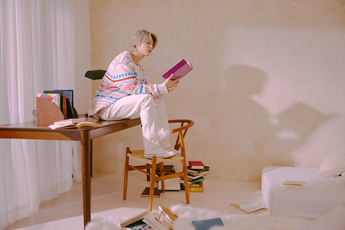 ArchiveChw's tweet photo. 221207 Hyungwon universe - The Reader

#HYUNGWON #형원 https://t.co/taIxIyvovx