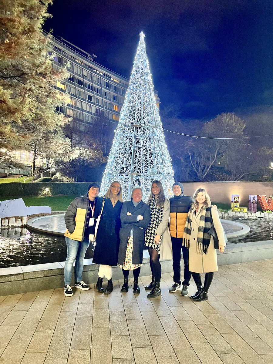 aprilrees's tweet photo. Most wonderful time of the year for a conference #BSI22 🎄@B_J_Jenkins @fuvjones @p11_Fernando @SG_Reed https://t.co/2CgiCK27dS