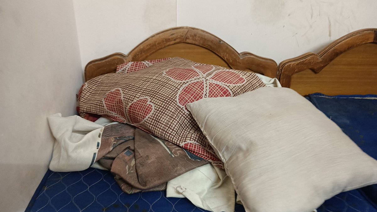 PranavWaghmar15's tweet photo. This kind of move-in I have received from @nestawayhomes the sales person and area manager is rude in behaviour and I have shifted from different state and since four days I don't have proper place to sleep. This is the condition of property in Hyderabad, Madhapur. @NestAwayCare https://t.co/8guDmt9BFc