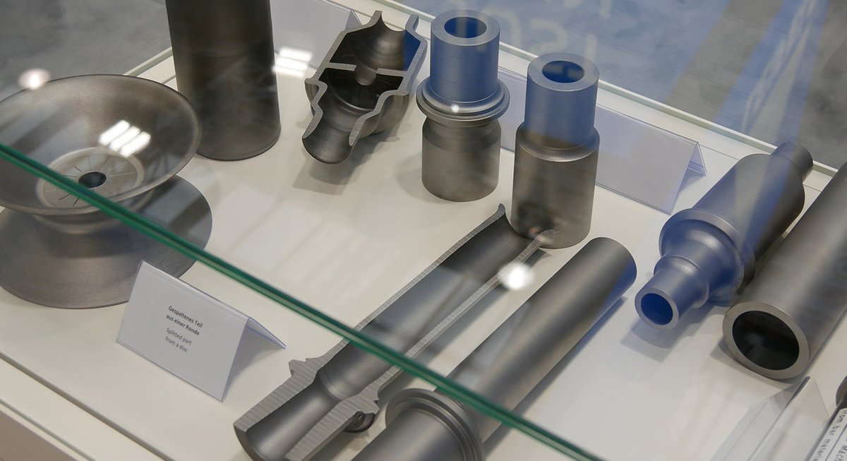 LeifeldMS's tweet photo. CTI Symposium | 5 – 8 December 2022 | Berlin, Germany

Day 2 @CTI_symposium in Berlin: Interesting knowledge exchange, great discussions and key notes! Come around and meet the automotive experts.
#ctisymposium #leifeldms #machinebuilder #innovations #lightweigtparts #precision https://t.co/JNYHiSBwqk