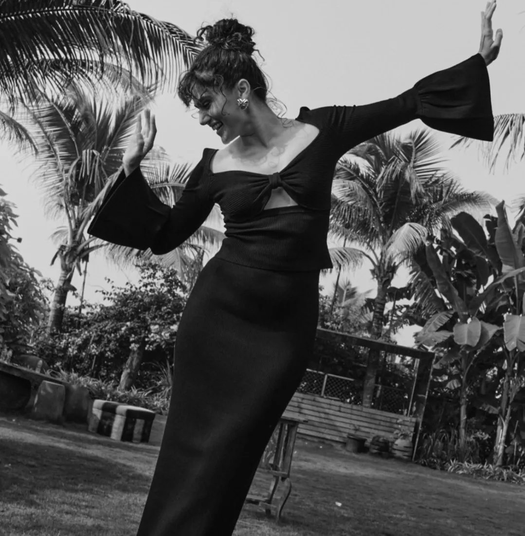 FilmyEntertain7's tweet photo. @taapsee  exuding pure joy in these stunning shots.
#taapseepannu #Bollywood #filmyentertainment #bollywoodupdates https://t.co/H4KA4ckFSa