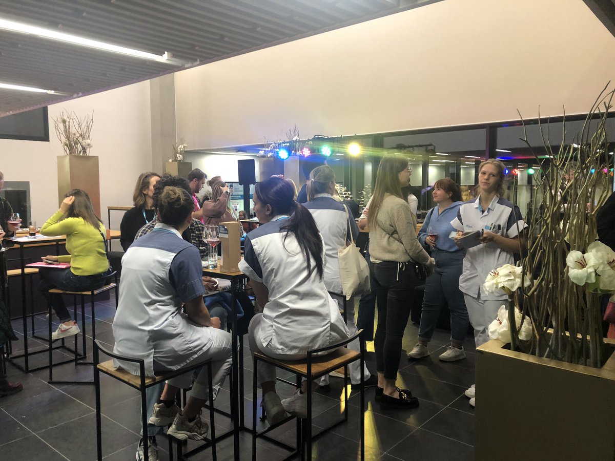 UZ Leuven Nursing (@uzleuvennursing) on Twitter photo Wij genoten van de vele ontmoetingen en het speeddaten tijdens het #jobevent #verpleegkunde <a href="/UZLeuven/">UZ Leuven</a>. Was jij erbij en maakte je kennis met onze #ambassadeurs Lize Vervoort, Nand Ketele, <a href="/CelineDejonghe/">Céline Dejonghe</a> <a href="/Laurevanh13/">Laure</a> en <a href="/KellyEynde/">Kelly Vanden Eynde</a>? Tot binnenkort als collega #grensverlegger. Wij genoten van de vele ontmoetingen en het speeddaten tijdens het #jobevent #verpleegkunde <a href="/UZLeuven/">UZ Leuven</a>. Was jij erbij en maakte je kennis met onze #ambassadeurs Lize Vervoort, Nand Ketele, <a href="/CelineDejonghe/">Céline Dejonghe</a> <a href="/Laurevanh13/">Laure</a> en <a href="/KellyEynde/">Kelly Vanden Eynde</a>? Tot binnenkort als collega #grensverlegger.