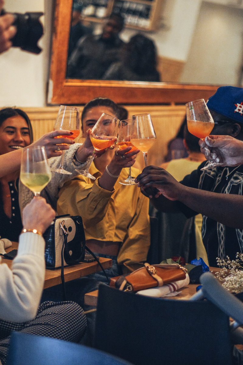 THE DAY HAS FINALLY ARRIVED! My new series drops tonight! NEW YORK BABY!! #ChrisArAfalMawr 🏴󠁧󠁢󠁷󠁬󠁳󠁿(Chris and The Big Apple) 9pm <a href="/S4C/">S4C 🏴󠁧󠁢󠁷󠁬󠁳󠁿</a>, Clic &amp; BBC iPlayer. 🏴󠁧󠁢󠁷󠁬󠁳󠁿🇺🇸🍕🌭🍔🔥 Please spread the word 💕 (pics from my first ever NYC popup in tonight’s ep)