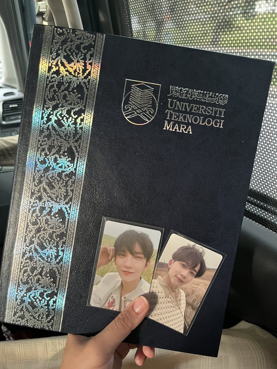 joshuawuv's tweet photo. dip journey is ended fr 💗 @pledis_17  you gurl is finally graduated </3 https://t.co/gcR1ebYmSY