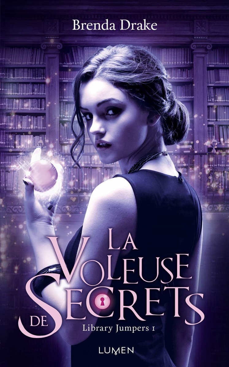 BackToTheGEEK's tweet photo. Des mages, des sorcières, des livres, des voyages dans différents univers, un bestiaire fabuleux... Bref, c'est le premier tome de Library Jumpers et on adore ! @LumenEditions
https://t.co/VIk8S1UxXd
#libraryjumpers #tome1 #roman #youngadult #fantasy #romance #book #bookaddict https://t.co/dXr39AkOL2