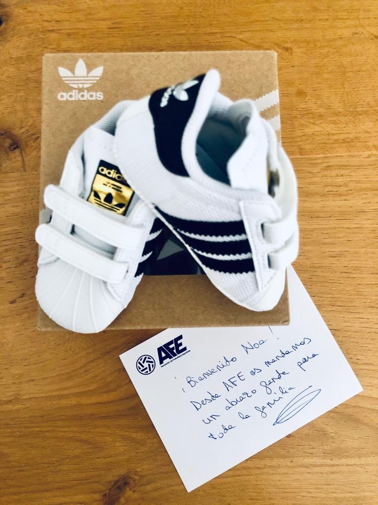 Un detallazo por parte de ⁦<a href="/afefutbol/">AFE</a>⁩,muchas gracias por este regalo y seguro que Noa lo disfrutará mucho ☺️☺️