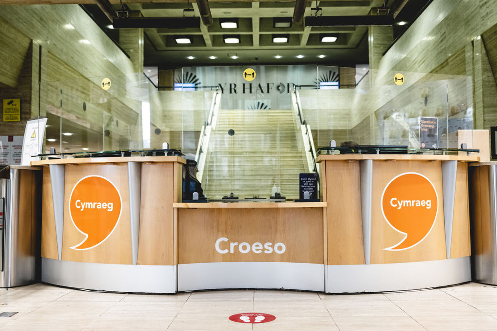 ComyGymraeg's tweet image. The Commissioner is holding an event to promote Welsh language services today. This is an opportunity for organisations to share #EffectivePractices with a focus on improving the services available to the public. The language belongs to us all. @WelshGovernment   #Cymraeg