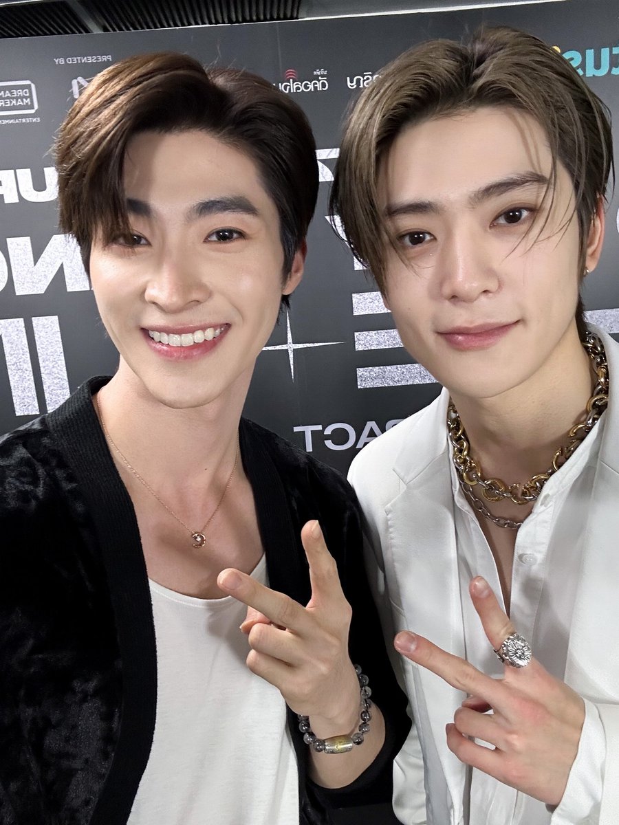 bluepongtiwat_'s tweet photo. ✌🏻✌🏻

#NCT127
#NEOCITY
#BANGKOK
#NCT127_NEOCITY_THE_LINK
#NEOCITY_THE_LINK_BKK https://t.co/ljAQ0by7WC
