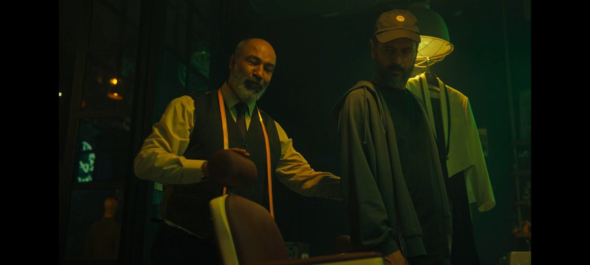 Iste boyle!Amerikali aktorler gibi kiliktan kiliga,maceradan maceraya kosan Timuçin Esen!Nihayet👍👏👏 Bu arada eski kankalar yine bir arada Faryali&amp;Suha💥 <a href="/hbasrialbayrak/">Basri Albayrak</a> <a href="/timucinesen1/">Timuçin Esen</a> #BenGri