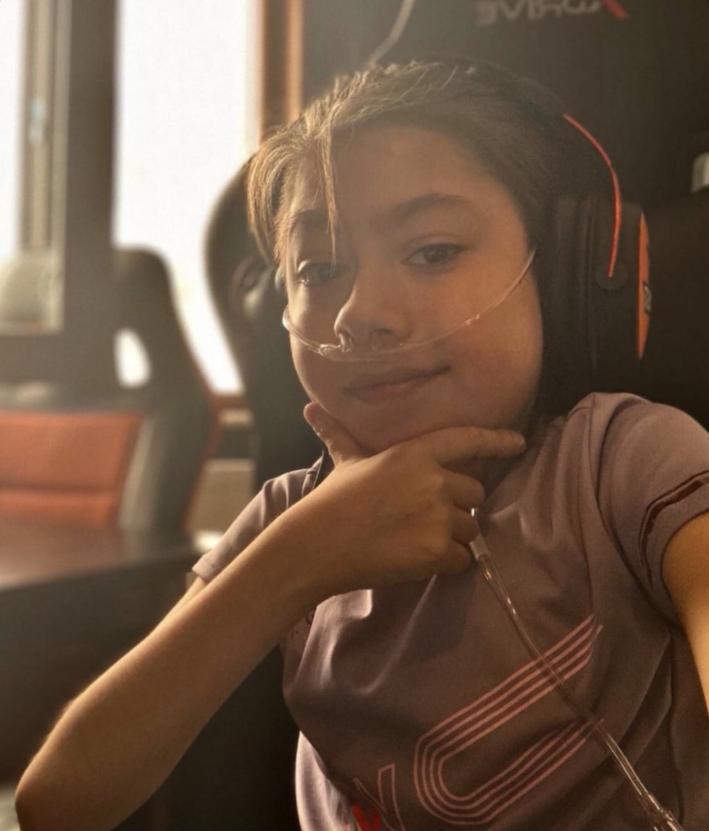 Unlost ile yaptığı yayınlardan tanınan Melih Kalkan, kistik fibrozis hastalığına yenik düşerek hayatını kaybetti.