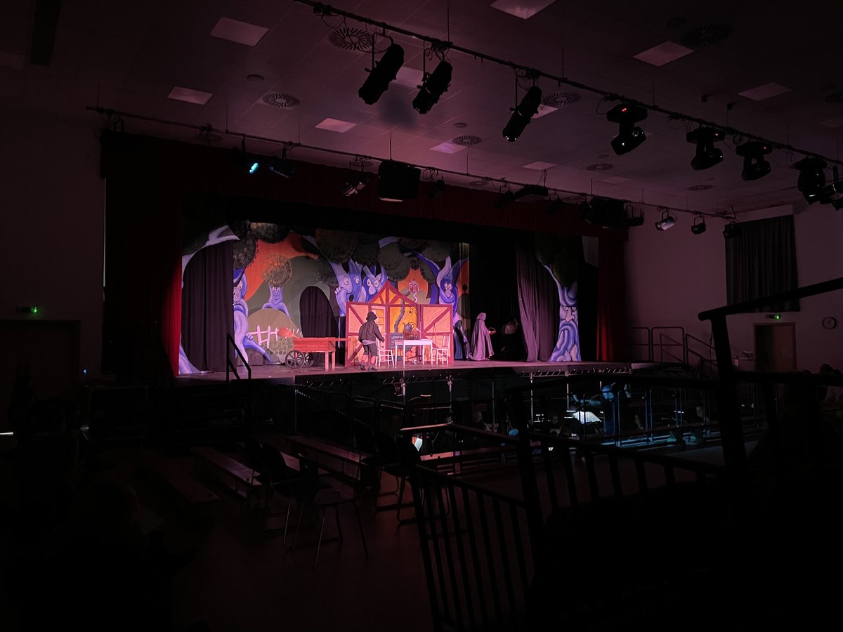 RougemontSchool's tweet photo. We were thrilled to welcome Pen Y Cwm, Red Rose, Cross Ash Primary, Ty Coryton and Ysgol Ty Monmouth to our Hansel and Gretel dress rehearsal yesterday! 

Our pupils and staff have worked really hard and are excited for tonights main show!!

#RougemontReady 
#ASchoolForLife https://t.co/fUxxNfXsiM