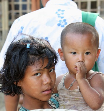 L05T1NTH0UGHT's tweet photo. We’ve prayed many times for our sisters and brothers in Myanmar since the military took control of the country in early 2021. There have been so many stories of Christians being targeted in the fighti https://t.co/RrLJ0BsUra https://t.co/x0ifUzaazT