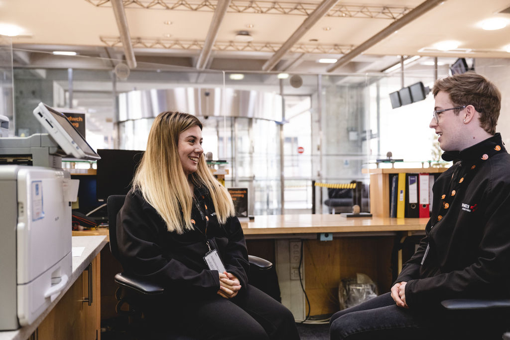 ComyGymraeg's tweet image. Diolch i @LlywodraethCym am sôn am ei strategaeth Cymraeg-Mae'n perthyn i ni i gyd yn ein digwyddiad #ArferionEffeithiol y bore ma. Bydd hyn yn galluogi’r staff i weithio yn y Gymraeg o ddydd i ddydd. Mwy o wybodaeth yma.  buff.ly/3Fe95xP