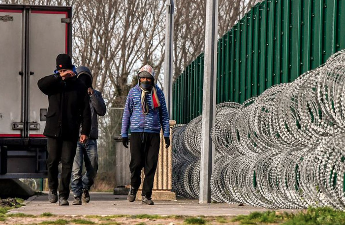 Sondage : 70% des Français réclament un durcissement de la politique d'immigration, dont 43% des électeurs de gauche
fdesouche.com/2022/12/07/son…