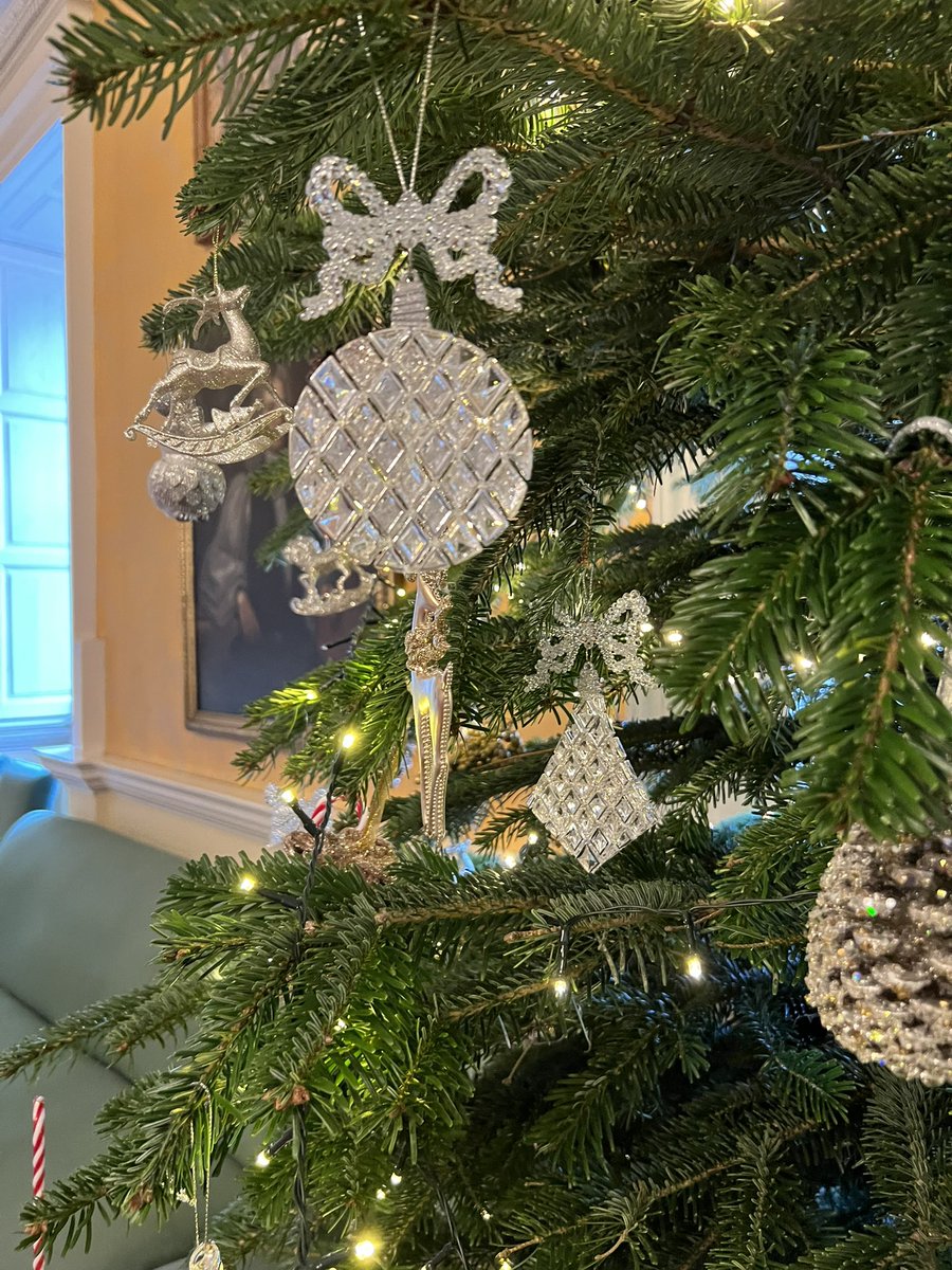 Sinéad Mac Bride (@sineadmacbride) on Twitter photo It’s beginning to look a lot like Christmas 🎵🎶 in the <a href="/CommonRoomTCD/">The Common Room, TCD</a> Well done to all who have gone to such great efforts to make the place look so festive 🎄 It’s beginning to look a lot like Christmas 🎵🎶 in the <a href="/CommonRoomTCD/">The Common Room, TCD</a> Well done to all who have gone to such great efforts to make the place look so festive 🎄