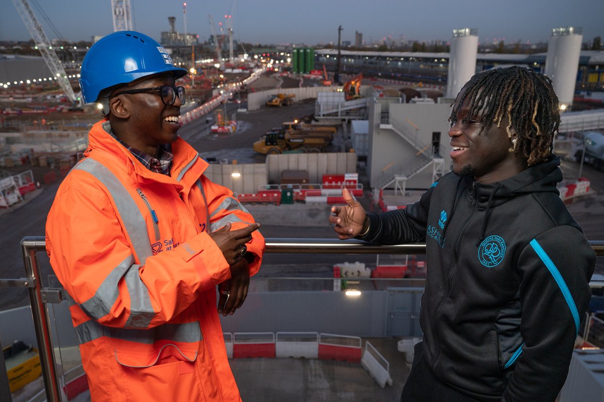 Our construction partner, BBVS, in partnership with Emmanuel Afolabi, founder of @thefesthub_, organised a tour for the @QPR youth team to see our Old Oak Common site. The tour allowed the youngsters to learn more about the opportunities available to them. gloo.to/6mil