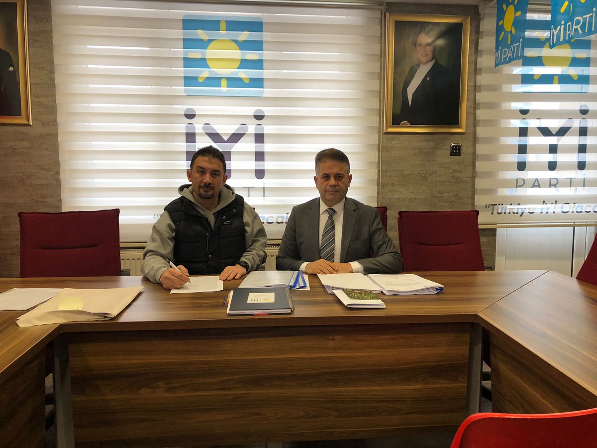 Nilüfer Belediyesi Aralık ayı olağan meclis toplantısı öncesi iYİ Nilüfer Yerel Yönetimler Bşk Bilal TOPRAK ve Nilüfer Belediye Başkan Yrd <a href="/mehmettemirtas/">MEHMET TEMİRTAŞ</a> ile grup toplantımızı gerçekleştirdik. Alınan kararlar Nilüferimize hayırlı olsun.

<a href="/Leventonc61/">Levent öncü</a>
<a href="/bilal_t1907/">Bilal TOPRAK</a>