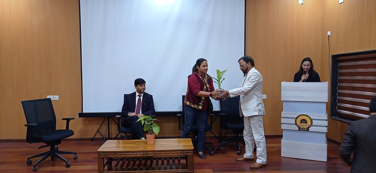 VamDelhi's tweet photo. #educators 

An orientation program of DIET Faculty and Mentor Teachers on micro improvement led #InnovativePedagogy under #VidyaAmritMahotsav organized by @SCERT2021 
The program highlighted the Innovations applied by teachers in their classrooms. https://t.co/l51UP4ywTt