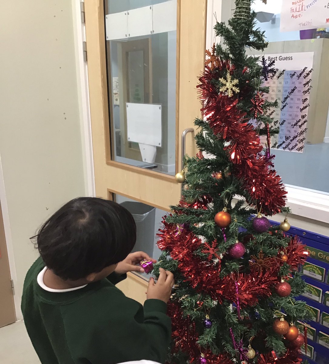 Discovery_Y2's tweet photo. We have enjoyed decorating our classrooms together to get ready for Christmas 🎄🌟 https://t.co/oOryA6lPAt
