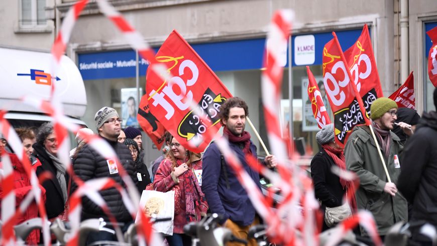 Une affaire de violences sexuelles sème le trouble au sein du syndicat trotskiste de profs CGT Educ'action 76
fdesouche.com/2022/12/07/laf…