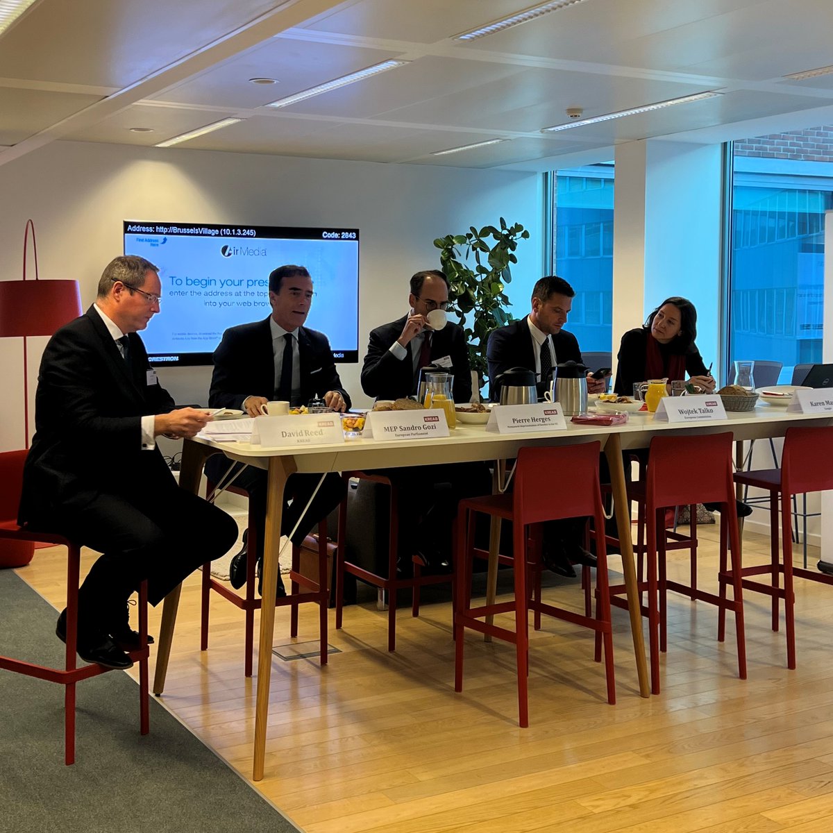 👀We hosted a roundtable discussion 'Towards more transparency in #PoliticalAds outlook and practical implications' this morning. We would like to thank our great speakers: MEP <a href="/sandrogozi/">Sandro Gozi</a> and <a href="/PierreHerges/">Pierre Herges</a> as well as <a href="/Talko/">Wojtek Talko</a> and <a href="/MassinKaren/">Karen Massin</a> from <a href="/Google/">Google</a>.