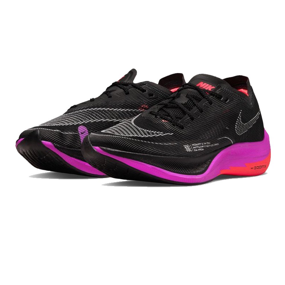 sermaraton42's tweet photo. Las compañeras del récord de circuito

Kelvin Kiptum voló en @maratonvalencia con sus Vaporfly Next % 2

#MaratonValencia 🇪🇸 #NewRecord 02:01:53 🥉 #KelvinKiptum 🇰🇪 #ValenciaMarathon
👇👇

https://t.co/kU609IqvYp https://t.co/L0jrYRC3UY