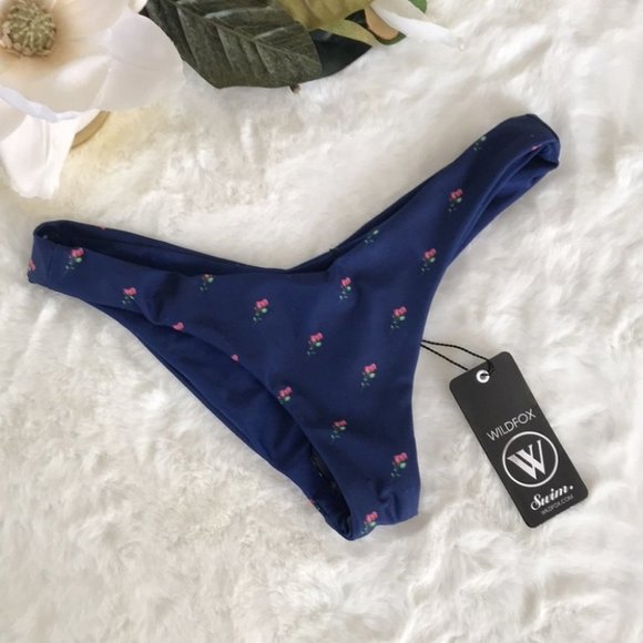 DarkVampryss's tweet photo. So good I had to share! Check out all the items I'm loving on @Poshmarkapp from @akincai4 @OhanaSoul19 #poshmark #fashion #style #shopmycloset #wildfox #uspoloassn #rue21: https://t.co/gnUX9vFkLw https://t.co/IPkRZVTjO9