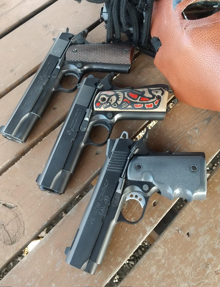 akabekobrigade's tweet photo. #みなさん去年の今頃はどんな写真撮ってましたか
#M1911
#COMMANDER
#V10
#BLOCK17
#CZ75C
#P228
手こき祭だった。全部エアコキハンドガン。 https://t.co/9JT7EOleIc